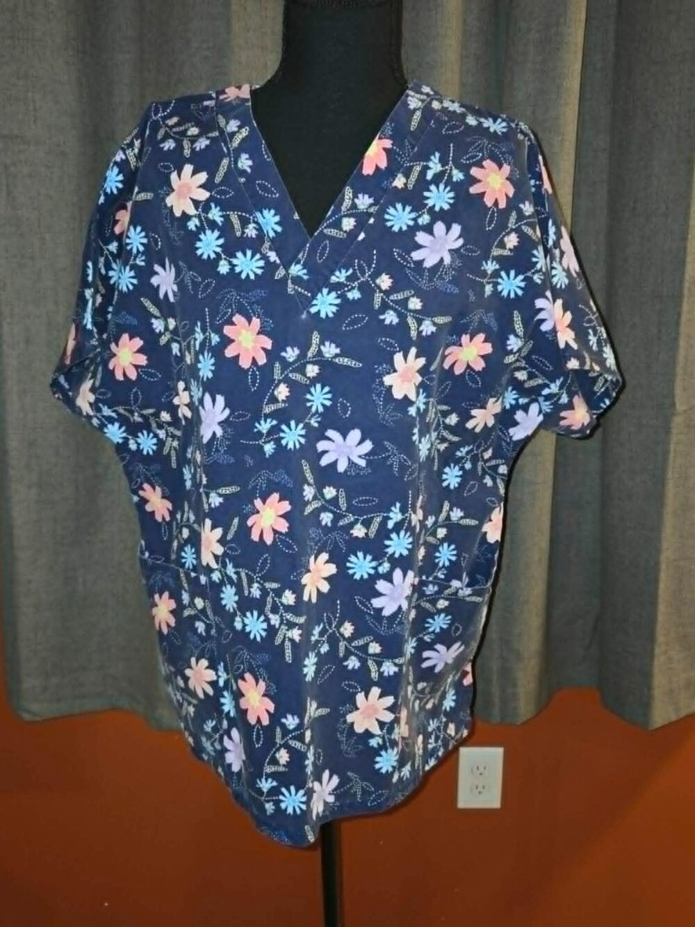 Jasco Uniform Co Floral Scrub Top Blue Pink V-Neck